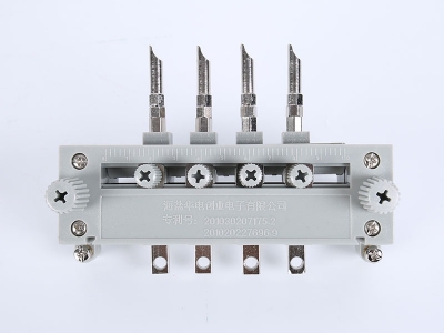 HH101B單相PC下出線(xiàn)表座（4滑塊-105、125MM-孔距，-M8-螺桿）