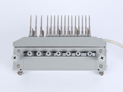 HH302三相國網(wǎng)背出線(xiàn)表座帶輔助端子（165MM-孔距，M8-螺桿）